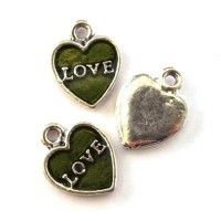 Breloque émaillée coeur love olivine