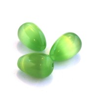 Perle goutte oeil de chat vert chrysolite