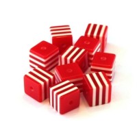 Perle cube rayée 8mm rouge x10