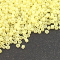 Perles de rocailles 2mm citron clair nacré lustré