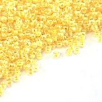 Perles de rocailles 2mm jaune clair color lined