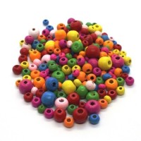 Assortiment perles en bois colorées