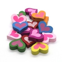 Perles en bois coeur peintes 17mm