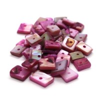 Perles chips de nacre carrées fuchsia 10g