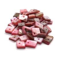Perles chips de nacre carrées rose clair 10g