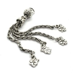 Pendentif pompon métallique 4 chaînes argent vieilli