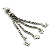 Pendentif pompon métal 4 chaînes argent vieilli