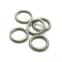 Anneaux brisés striés 15mm vieil argent x5