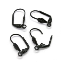 Attaches boucles d'oreilles dormeuses coquillage laqué noir