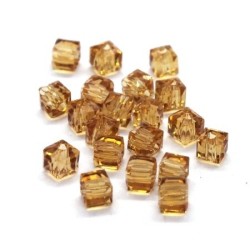 Perle cube à facettes 4mm topaze x20