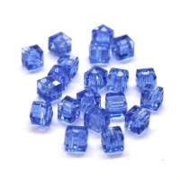 Perle cube à facettes 4mm bleu clair x20