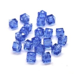 Perle cube à facettes 4mm bleu clair x20