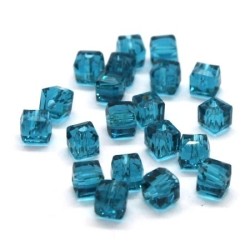 Perle cube à facettes 4mm bleu zircon x20