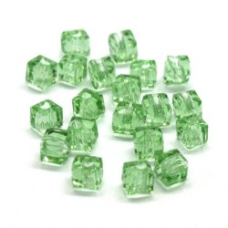 Perle cube à facettes 4mm vert péridot x20