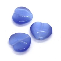 3 Perles coeur oeil de chat bleu clair 16mm