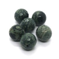 Perle ronde facettée 12mm jaspe vert kambaba