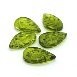 Perles en verre feuilles 18mm vert olivine x10