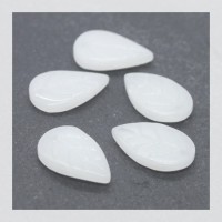 Perles en verre feuilles 18mm blanc semi opaque x10