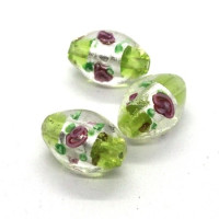 Perle fleurie lampwork ovale 16mm vert clair