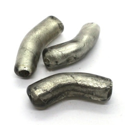 Perle coudée feuille d’argent 30mm gris