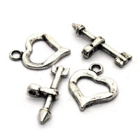2 Fermoirs toggle coeur argent vieilli
