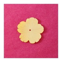 Fleur en nacre taillée 40mm blanc