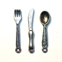 Breloques couvert métal argenté x1