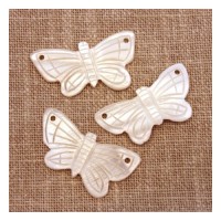 Papillon en nacre taillée blanc 39mm