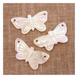 Papillon en nacre taillée blanc 39mm
