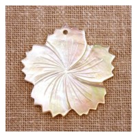 Fleur en nacre taillée crème 40mm