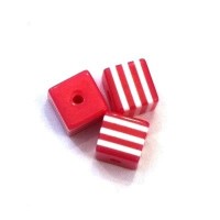 Perles rayées cubes acrylique 7mm fuchsia