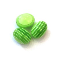 Perles ovales rayées en acrylique vert