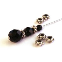 Perle intercalaire à picots en métal