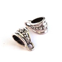 attache breloque pendentif