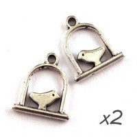 breloque oiseau sur perchoir